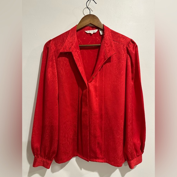 SUSAN VAN HEUSEN Vintage Red Patterned Elegant Holiday Blouse Size 10 - Picture 5 of 7